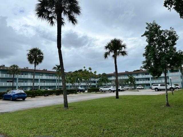 Small Image of 606 SOUTH WEST NATURA BLVD #301, Deerfield Beach Number 11