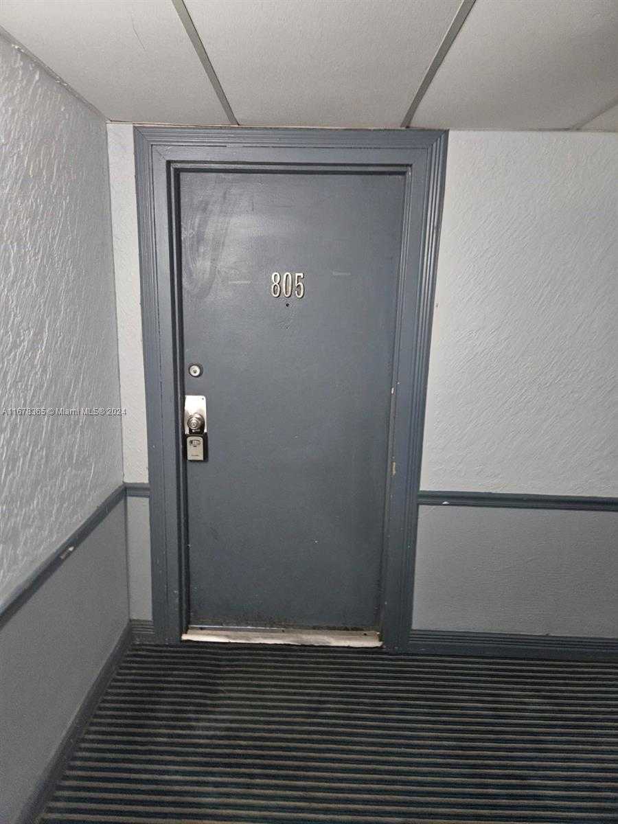 Small Image of 13499 Biscayne Blvd, North Miami, FL 33181, USA Number 10