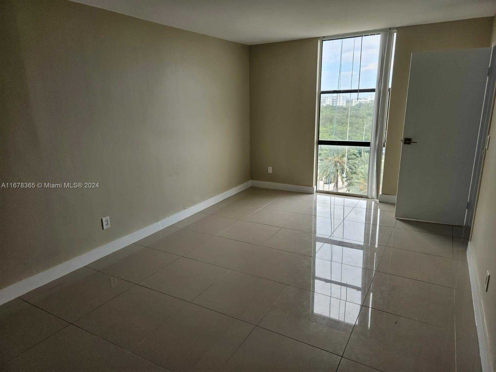 Small Image of 13499 Biscayne Blvd, North Miami, FL 33181, USA Number 11