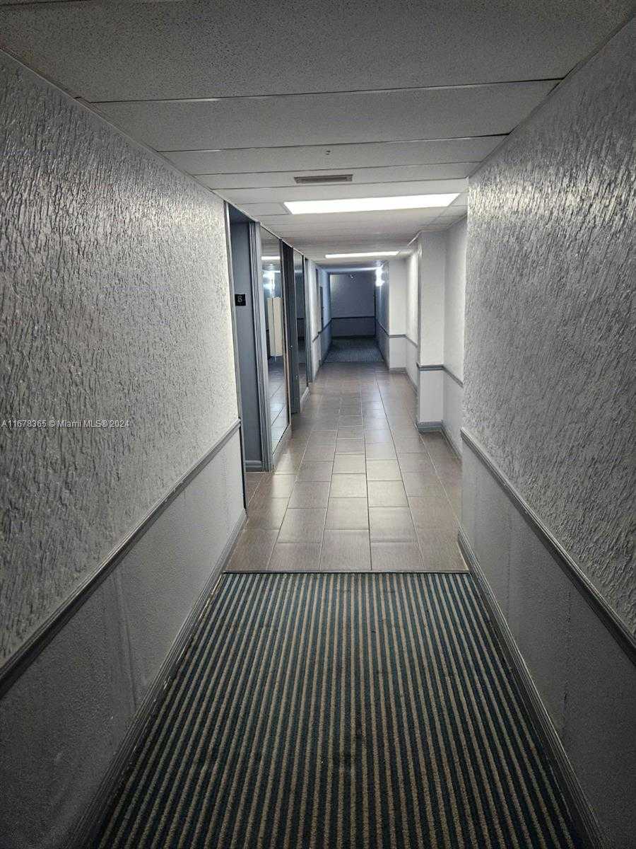 Small Image of 13499 Biscayne Blvd, North Miami, FL 33181, USA Number 12