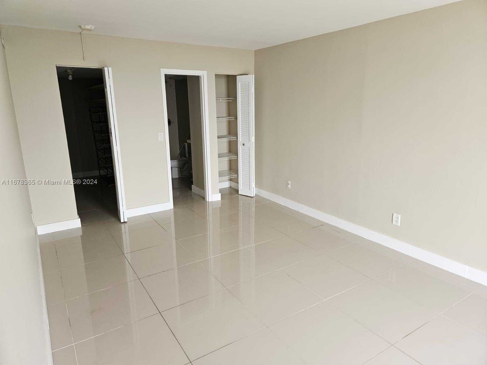 Small Image of 13499 Biscayne Blvd, North Miami, FL 33181, USA Number 18