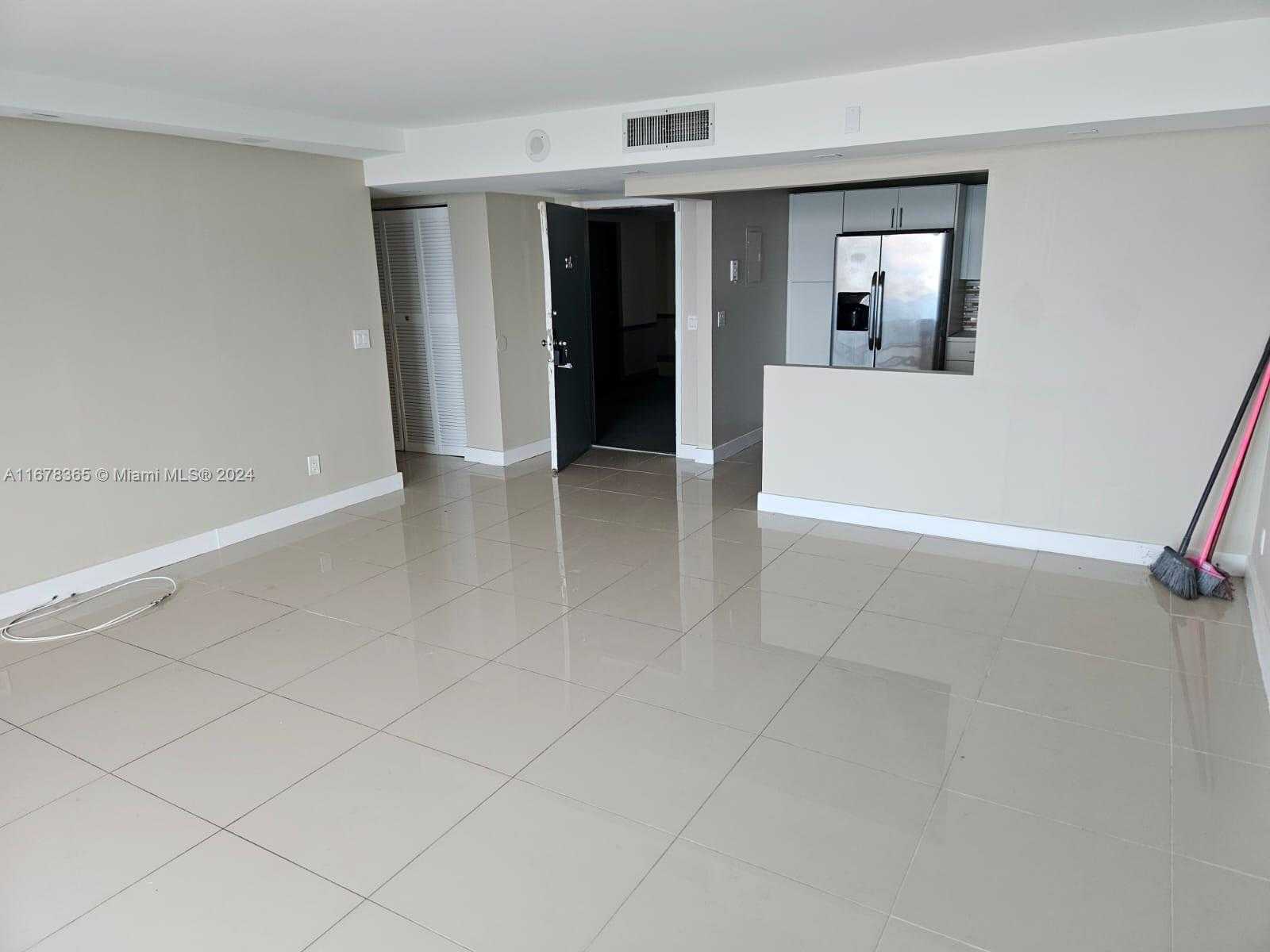Small Image of 13499 Biscayne Blvd, North Miami, FL 33181, USA Number 19