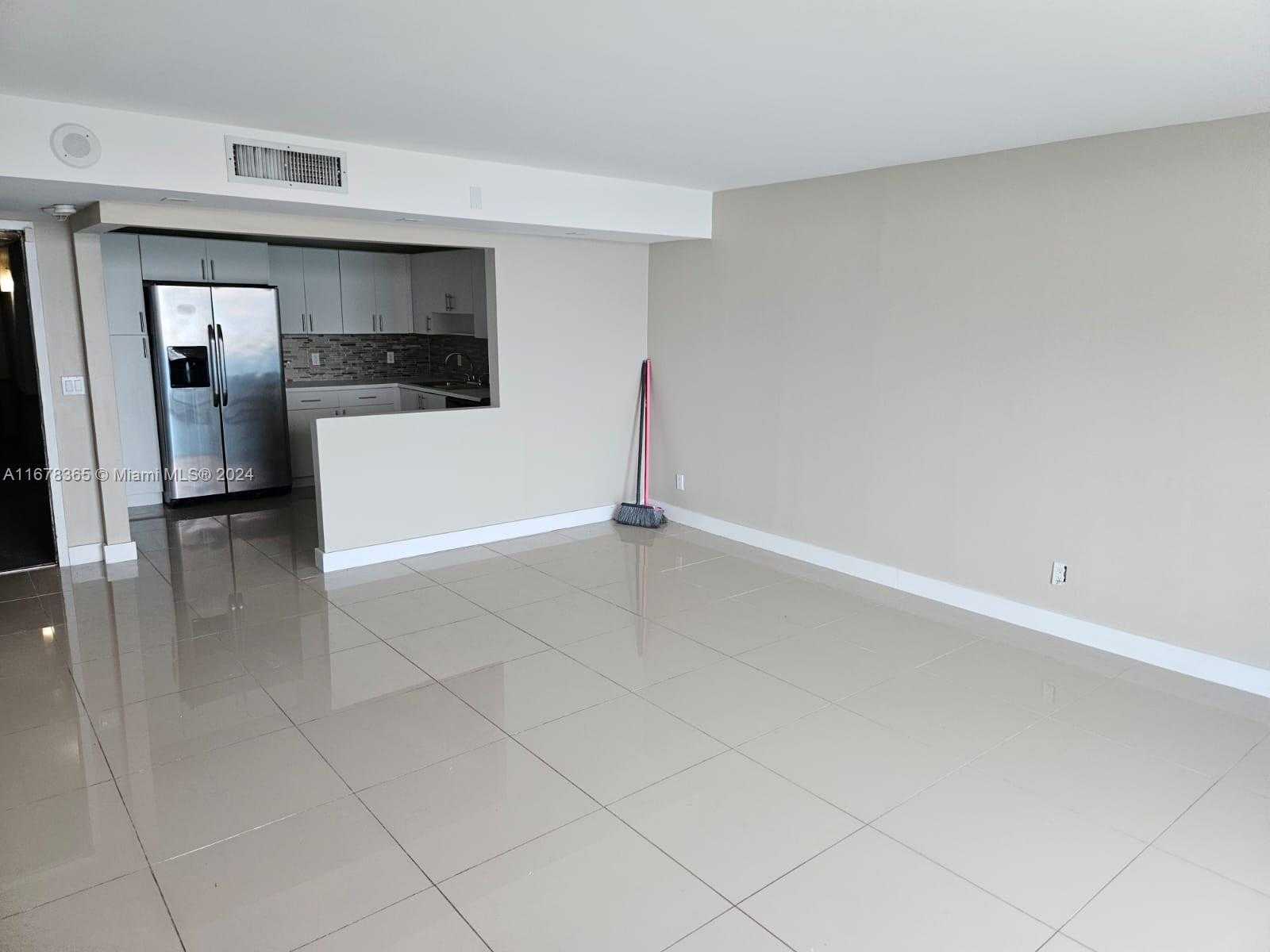 Small Image of 13499 Biscayne Blvd, North Miami, FL 33181, USA Number 23