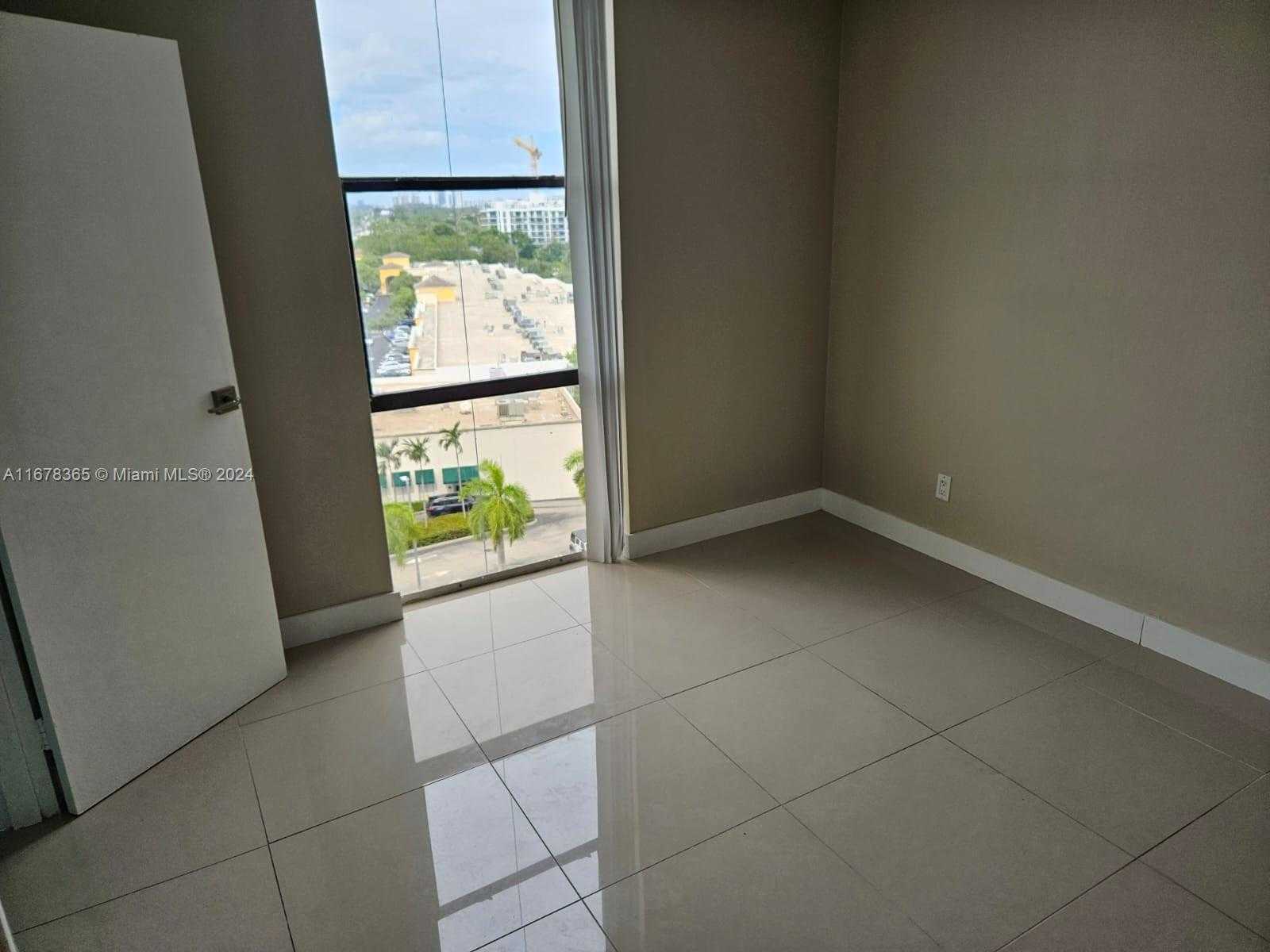 Small Image of 13499 Biscayne Blvd, North Miami, FL 33181, USA Number 25