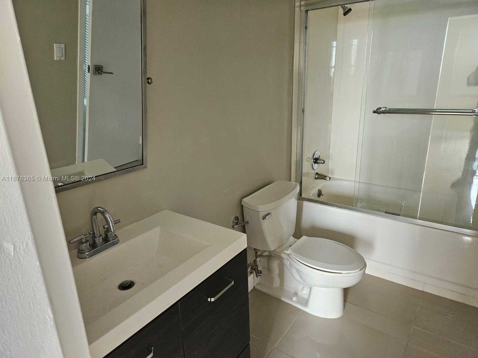 Small Image of 13499 Biscayne Blvd, North Miami, FL 33181, USA Number 26