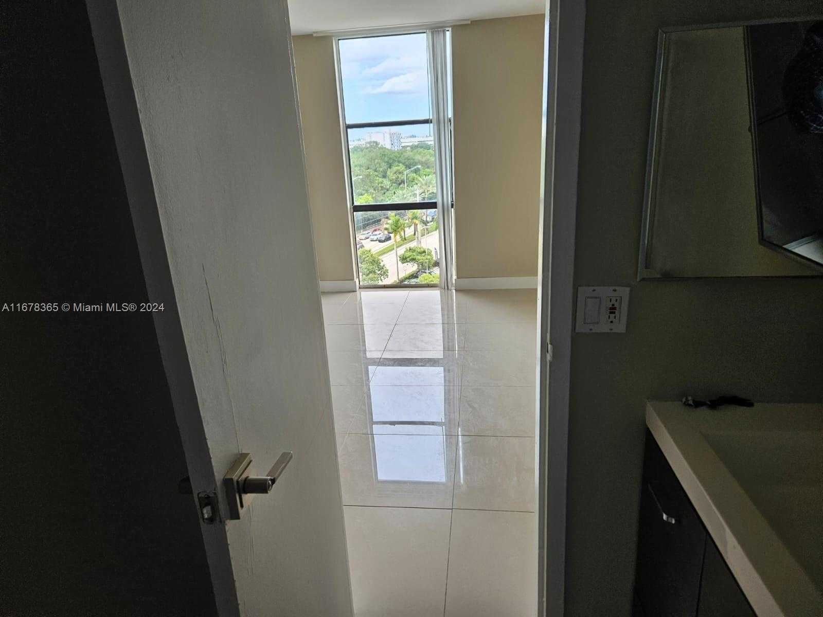 Small Image of 13499 Biscayne Blvd, North Miami, FL 33181, USA Number 31