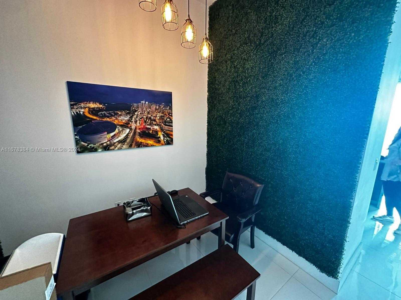 Small Image of 1080 #4202, Miami Number 17