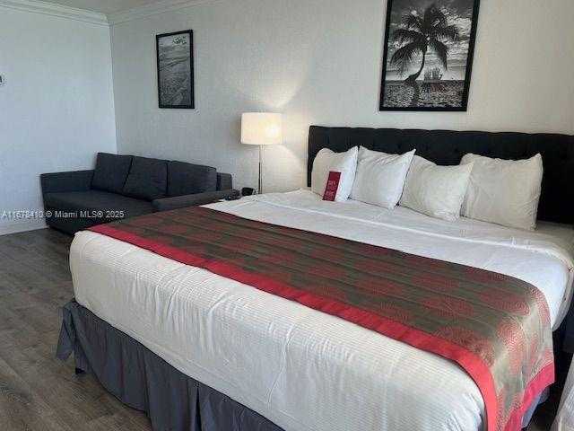 Small Image of 19201 COLLINS AVE #747, Sunny Isles Beach Number 7