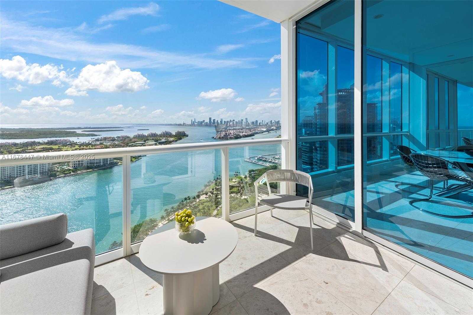 Small Image of 100 SOUTH POINTE DR #3402, Miami Beach Number 10