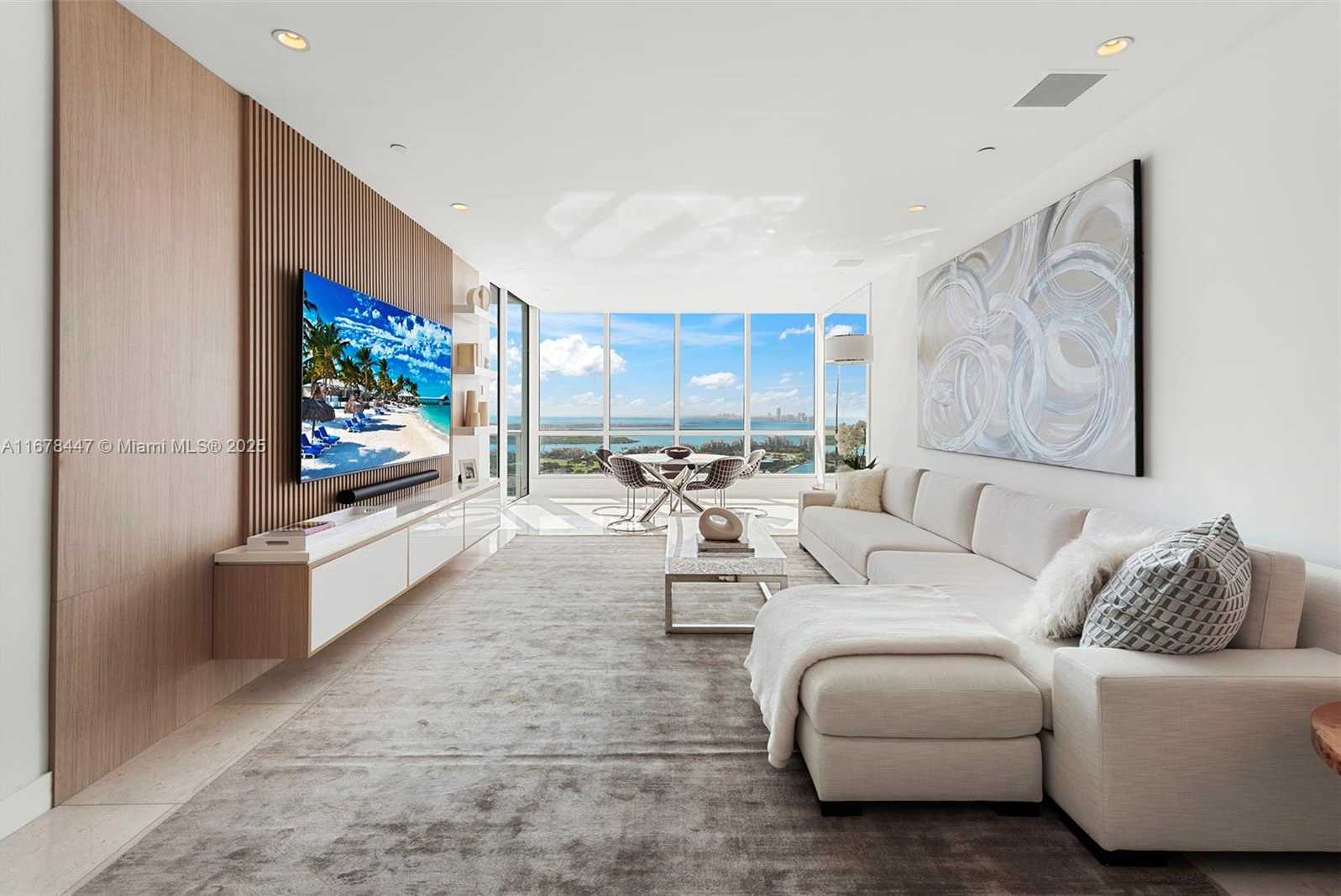 Small Image of 100 SOUTH POINTE DR #3402, Miami Beach Number 11