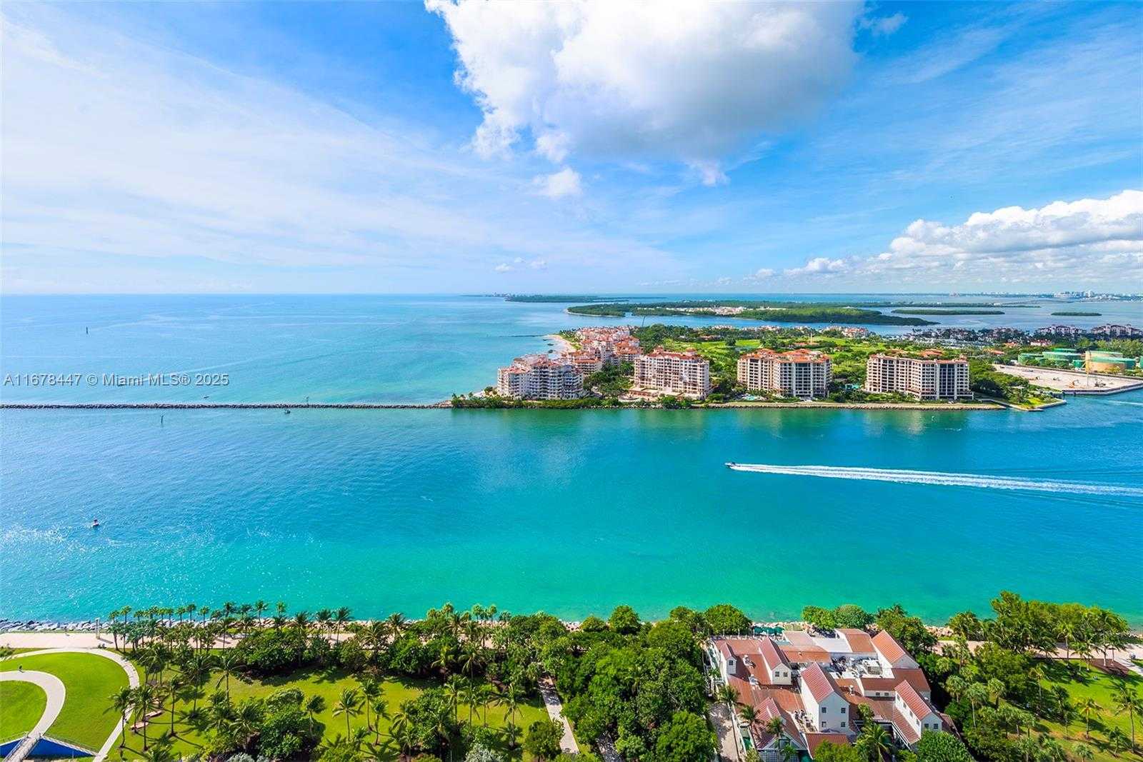 Small Image of 100 SOUTH POINTE DR #3402, Miami Beach Number 12