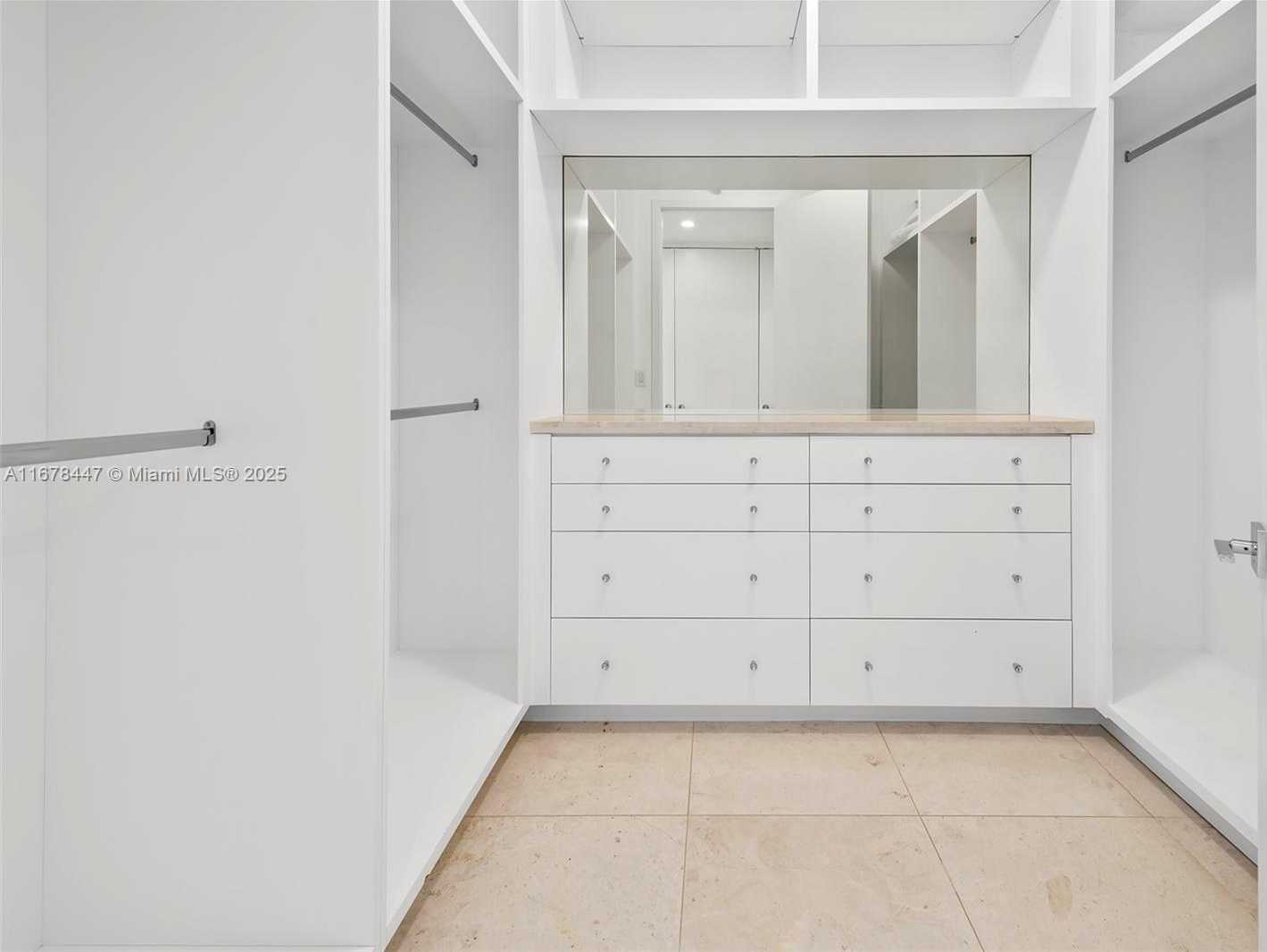 Small Image of 100 SOUTH POINTE DR #3402, Miami Beach Number 20