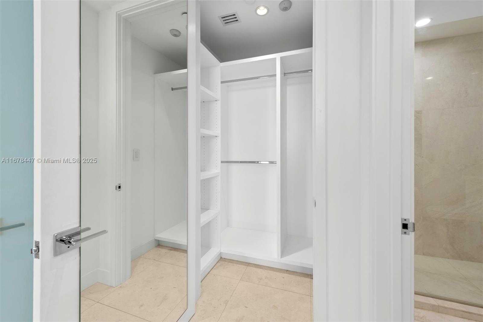 Small Image of 100 SOUTH POINTE DR #3402, Miami Beach Number 25
