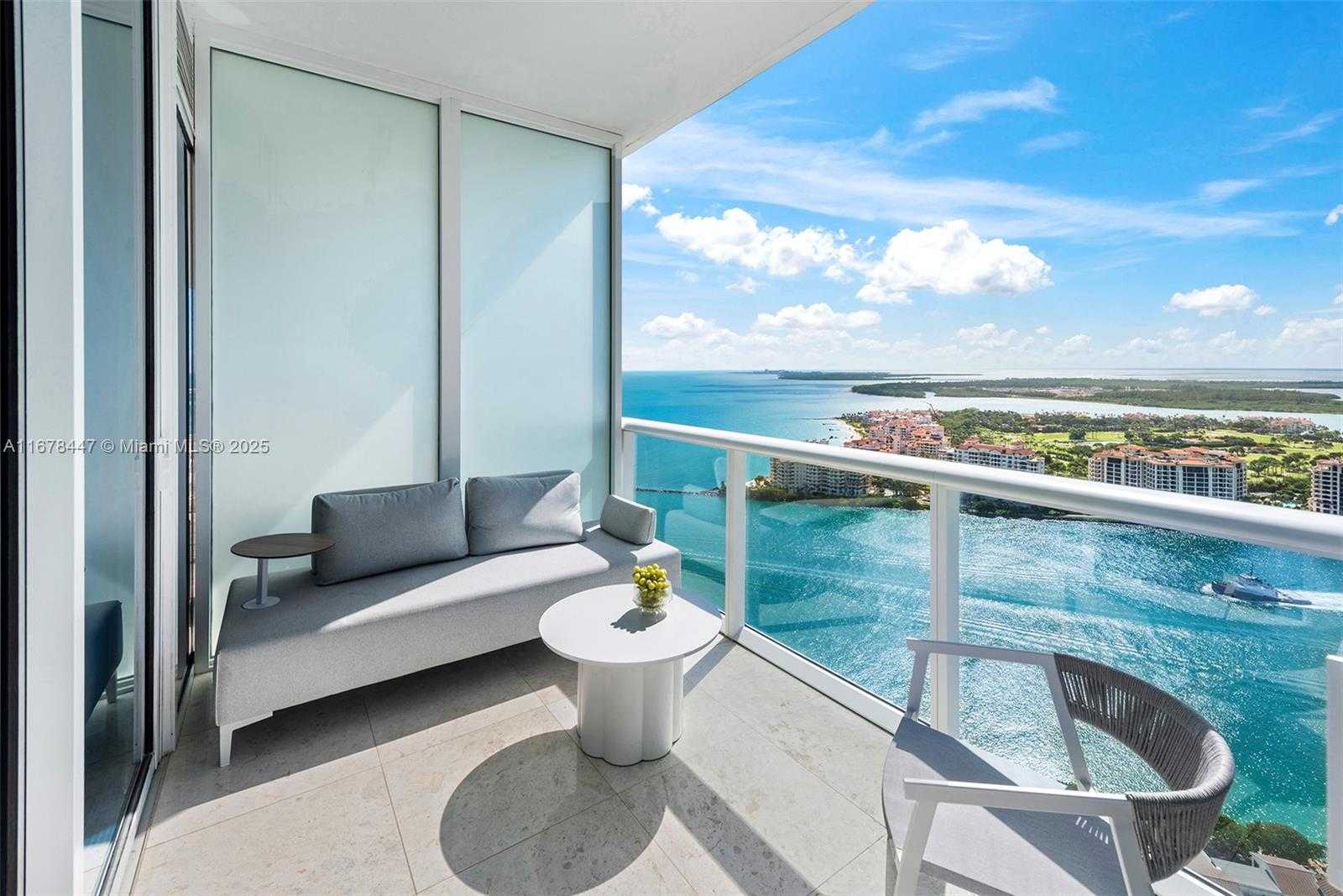 Small Image of 100 SOUTH POINTE DR #3402, Miami Beach Number 26