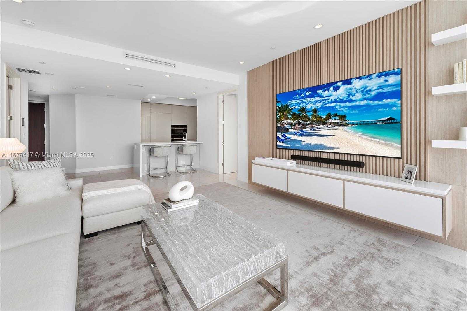 Small Image of 100 SOUTH POINTE DR #3402, Miami Beach Number 29