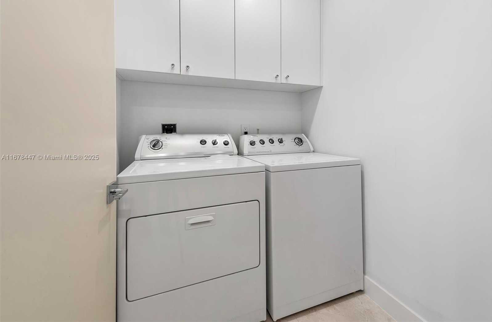 Small Image of 100 SOUTH POINTE DR #3402, Miami Beach Number 34