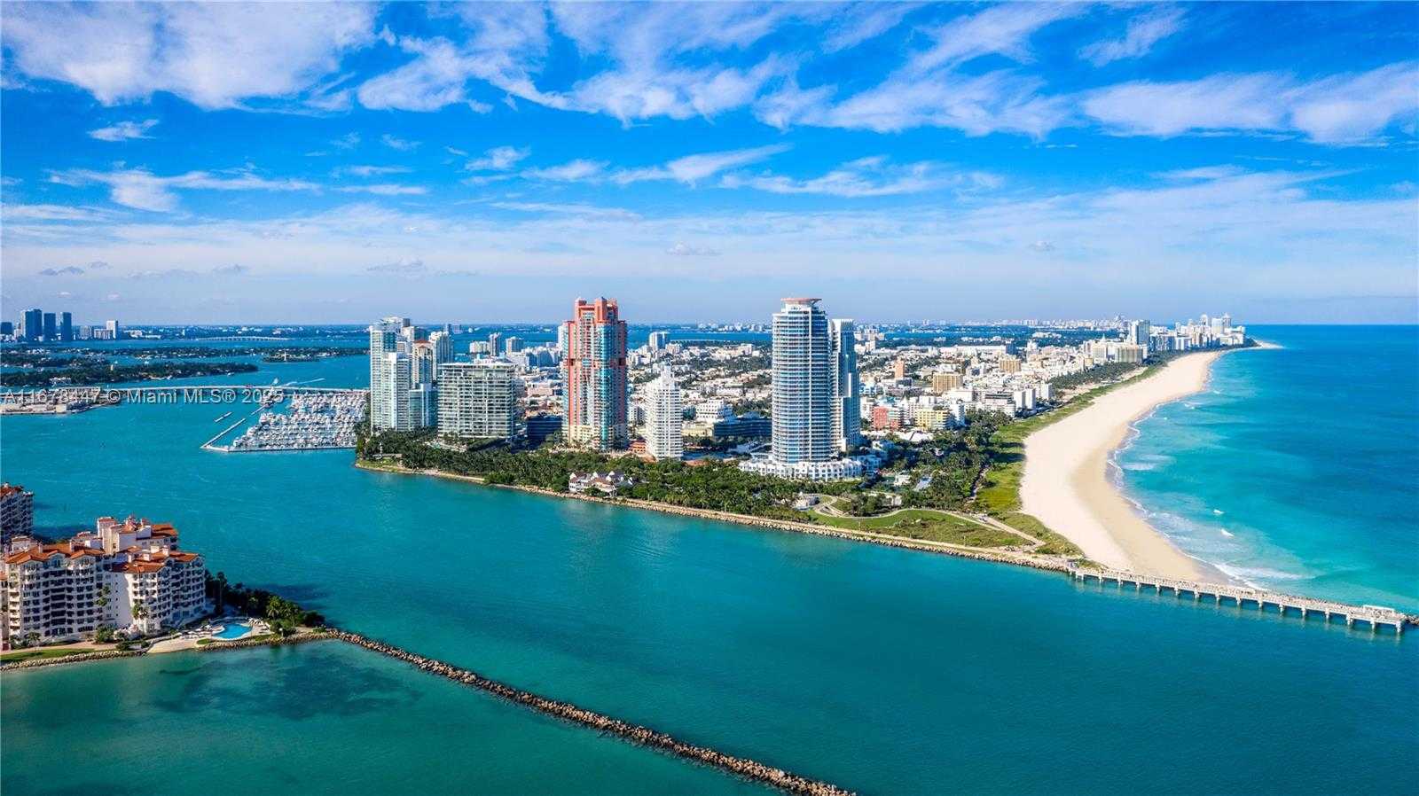 Small Image of 100 SOUTH POINTE DR #3402, Miami Beach Number 35