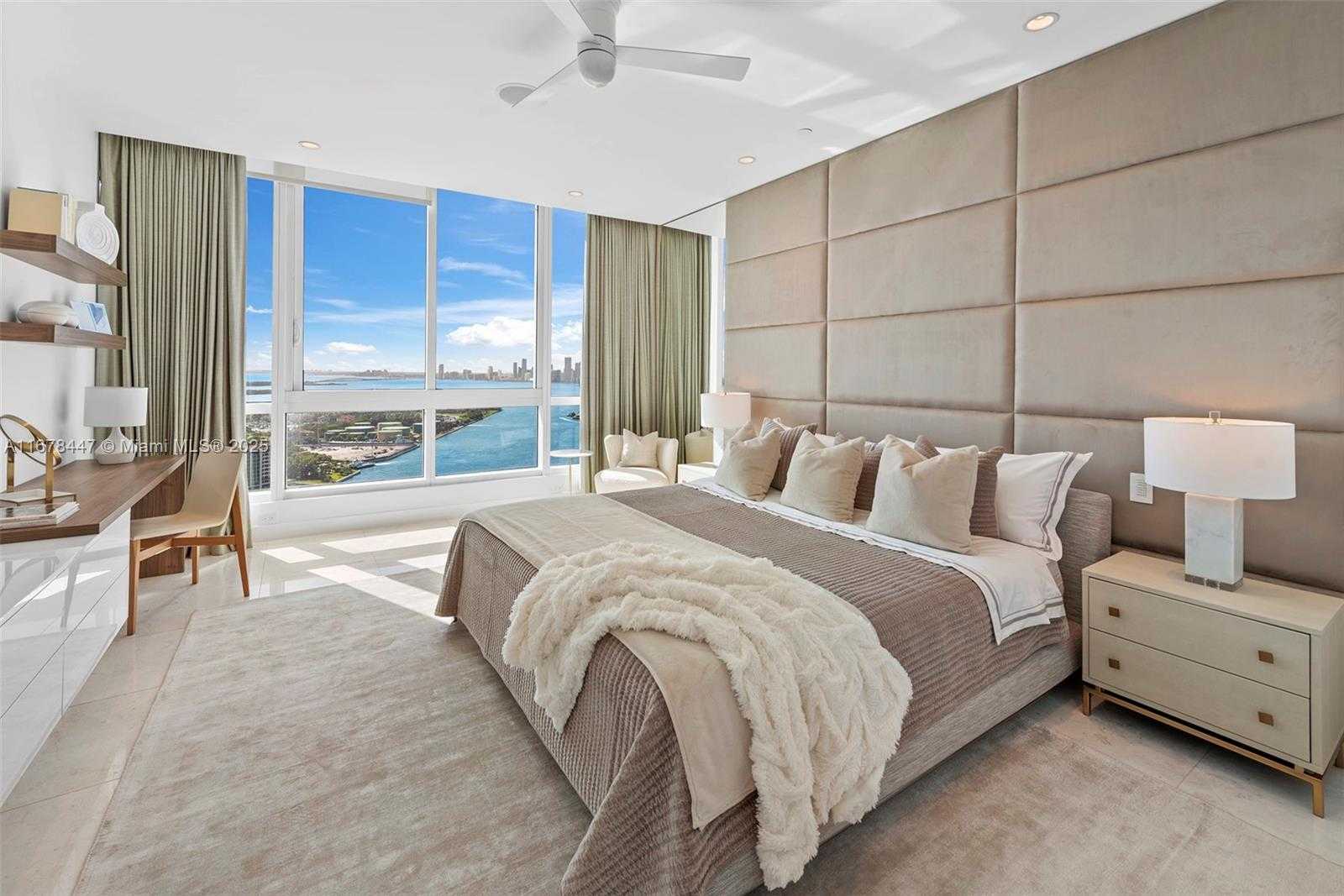 Small Image of 100 SOUTH POINTE DR #3402, Miami Beach Number 4