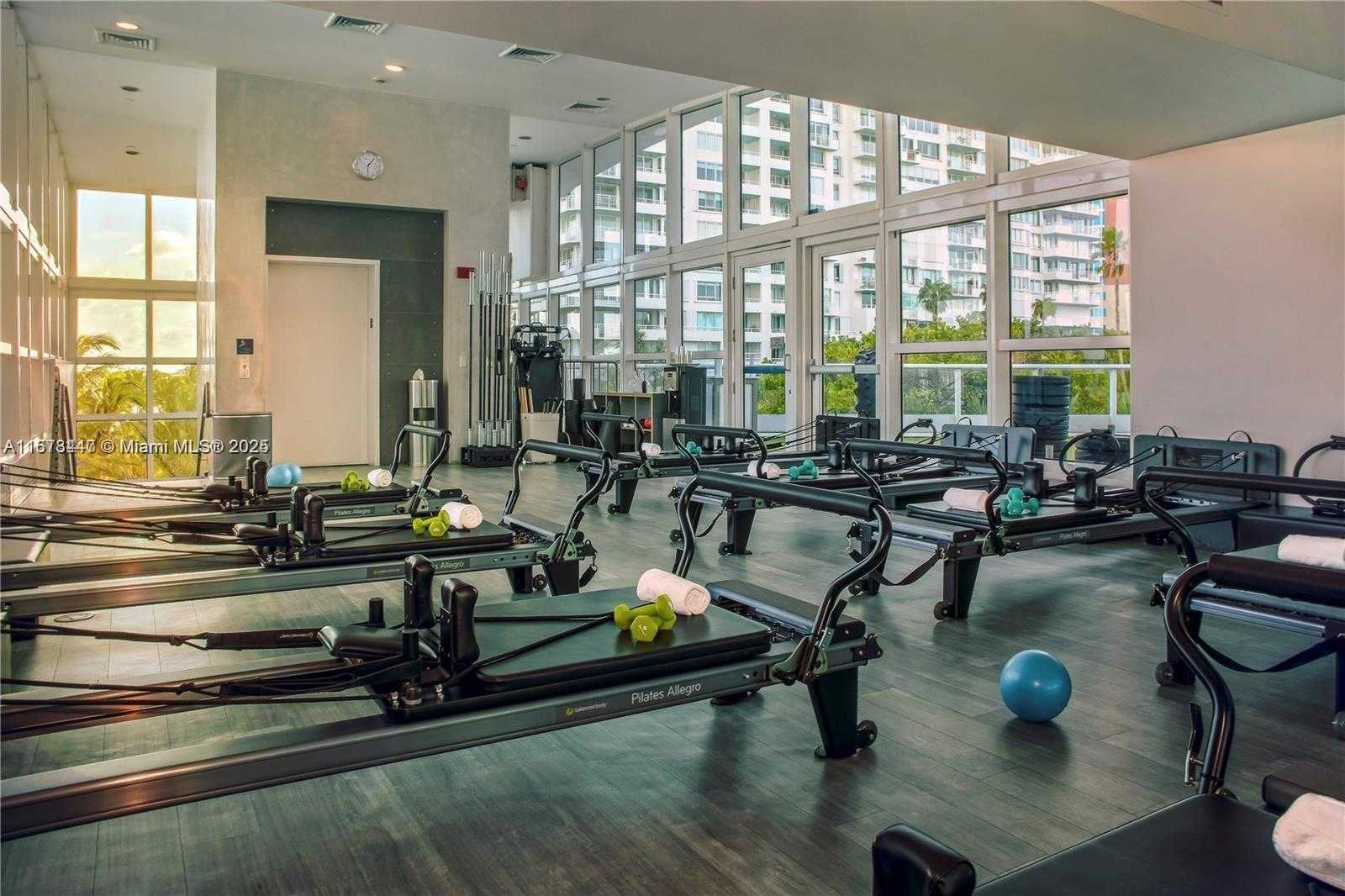 Small Image of 100 SOUTH POINTE DR #3402, Miami Beach Number 42