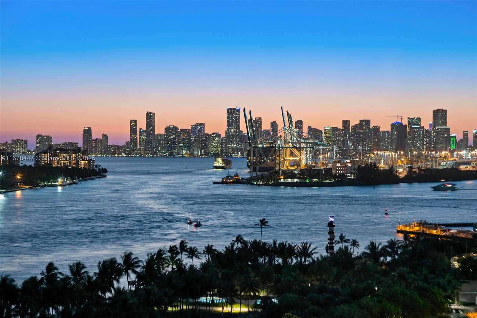 Small Image of 100 SOUTH POINTE DR #3402, Miami Beach Number 7
