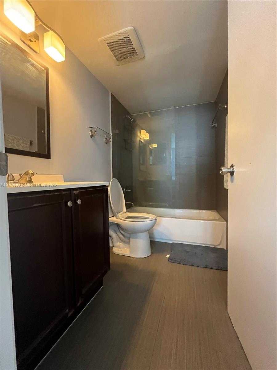 Small Image of 770 CLAUGHTON ISLAND DR #1414, Miami Number 14