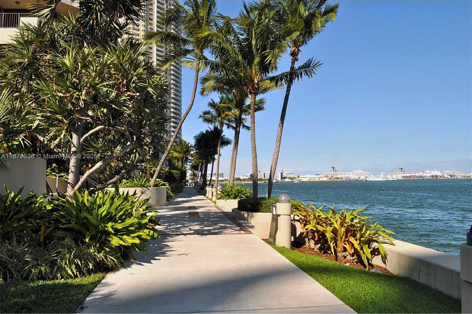 Small Image of 770 CLAUGHTON ISLAND DR #1414, Miami Number 20