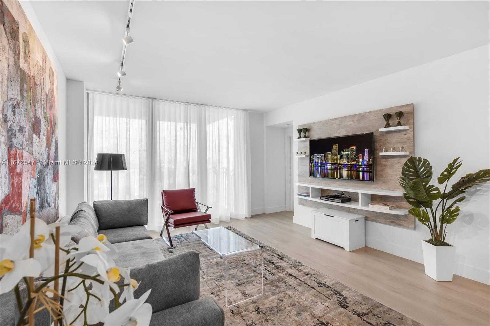 Small Image of 1500 OCEAN DR #1109, Miami Beach Number 3