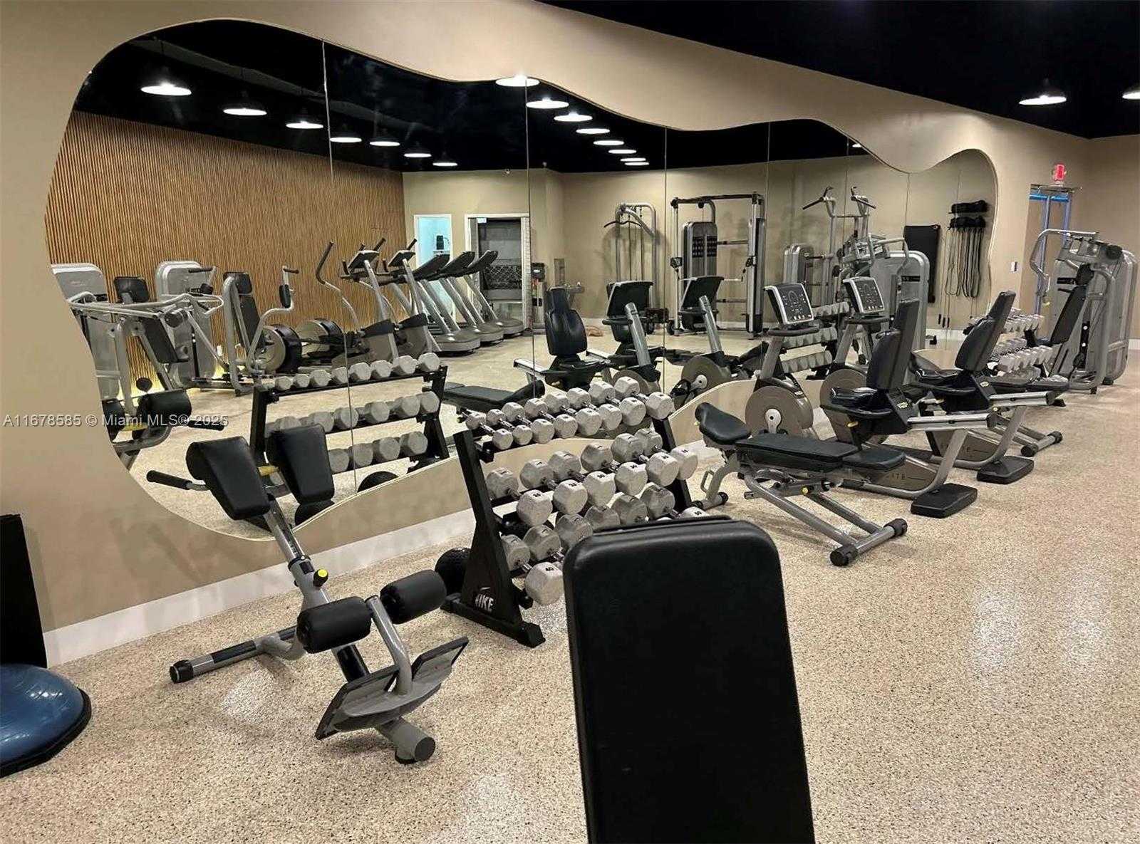 Small Image of 5445 COLLINS AVE #BAY21, Miami Beach Number 25