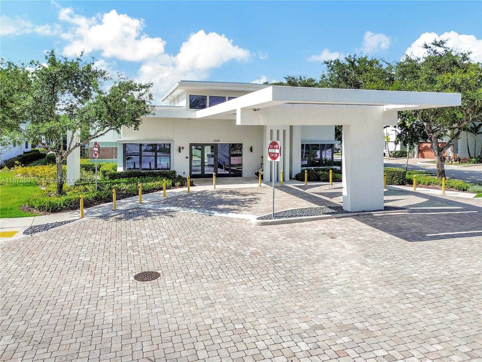 Small Image of 4449 NORTH WEST 9TH ST #4449, Plantation Number 20