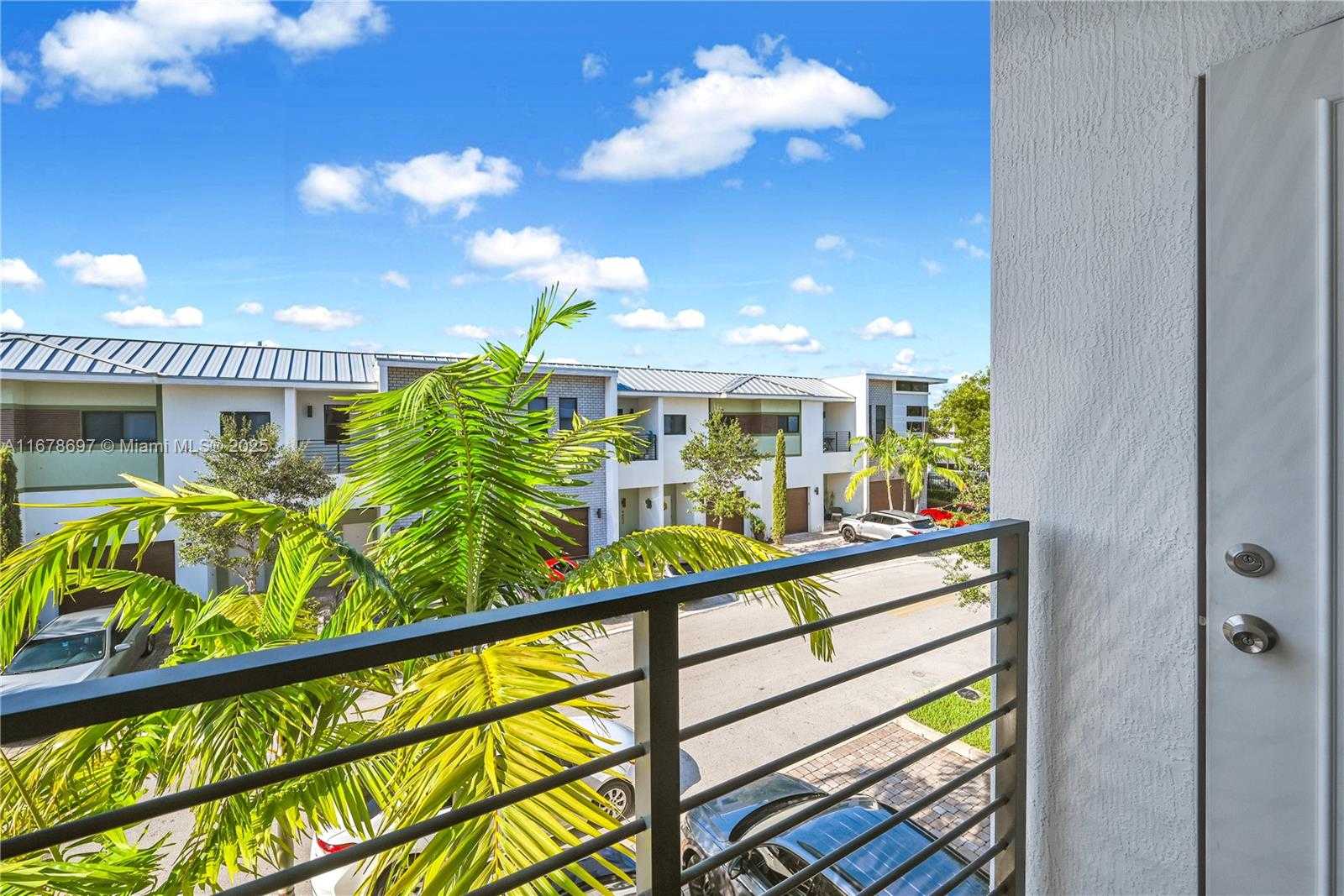Small Image of 4449 NORTH WEST 9TH ST #4449, Plantation Number 38