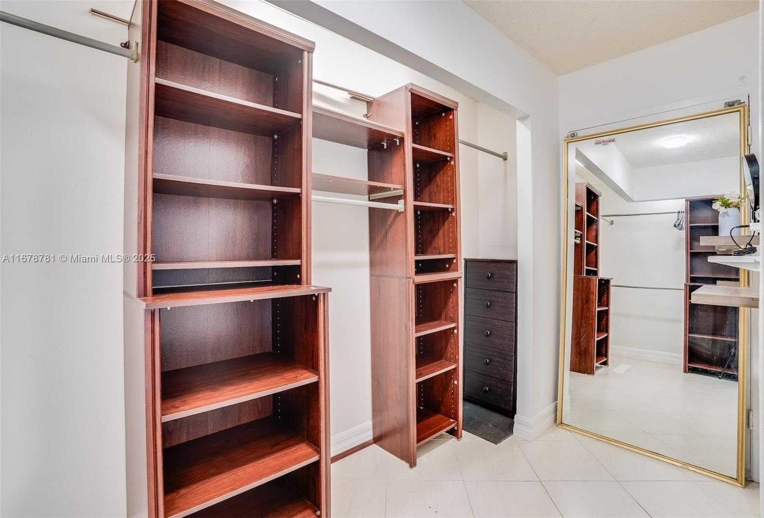 Small Image of 18071 BISCAYNE BLVD #1204, Aventura Number 22