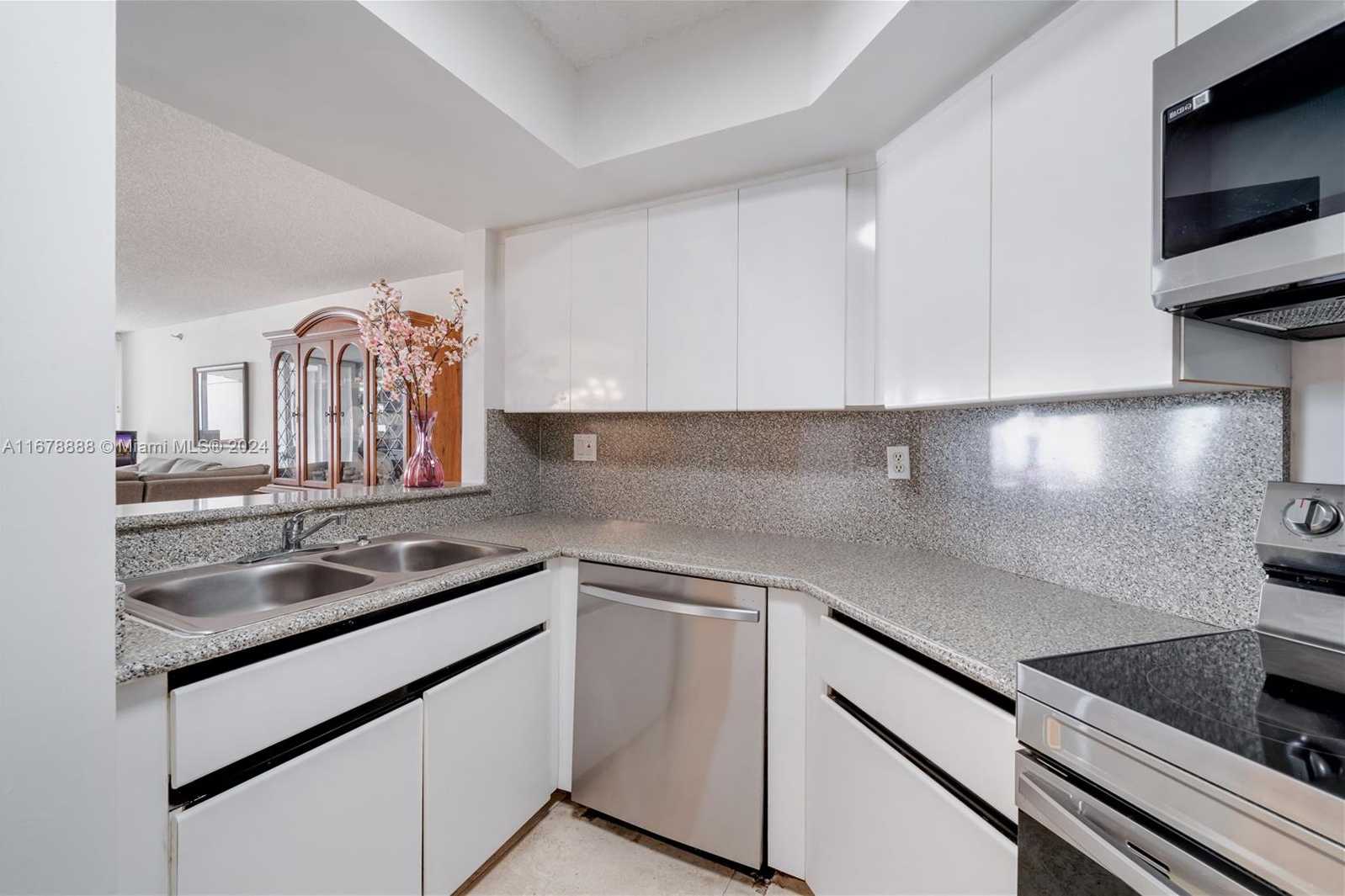 Small Image of 6767 COLLINS AVE #602, Miami Beach Number 7