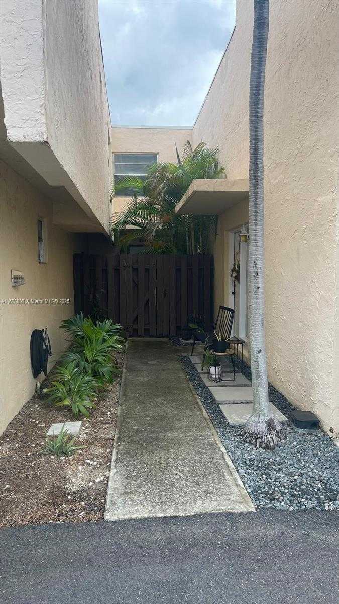 Small Image of 8741 NORTH EAST 4TH AVE RD #8741, Miami Shores Number 3