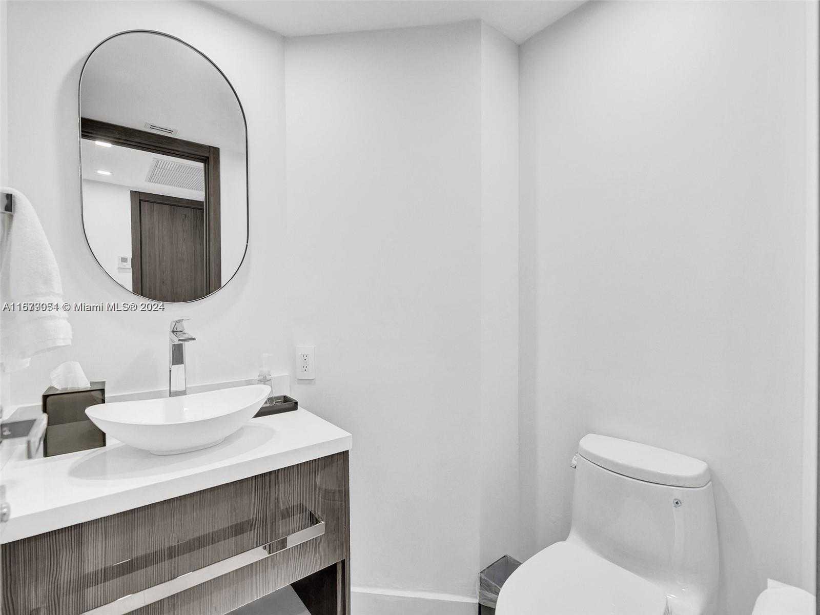 Small Image of 19333 COLLINS AVE #1104, Sunny Isles Beach Number 13