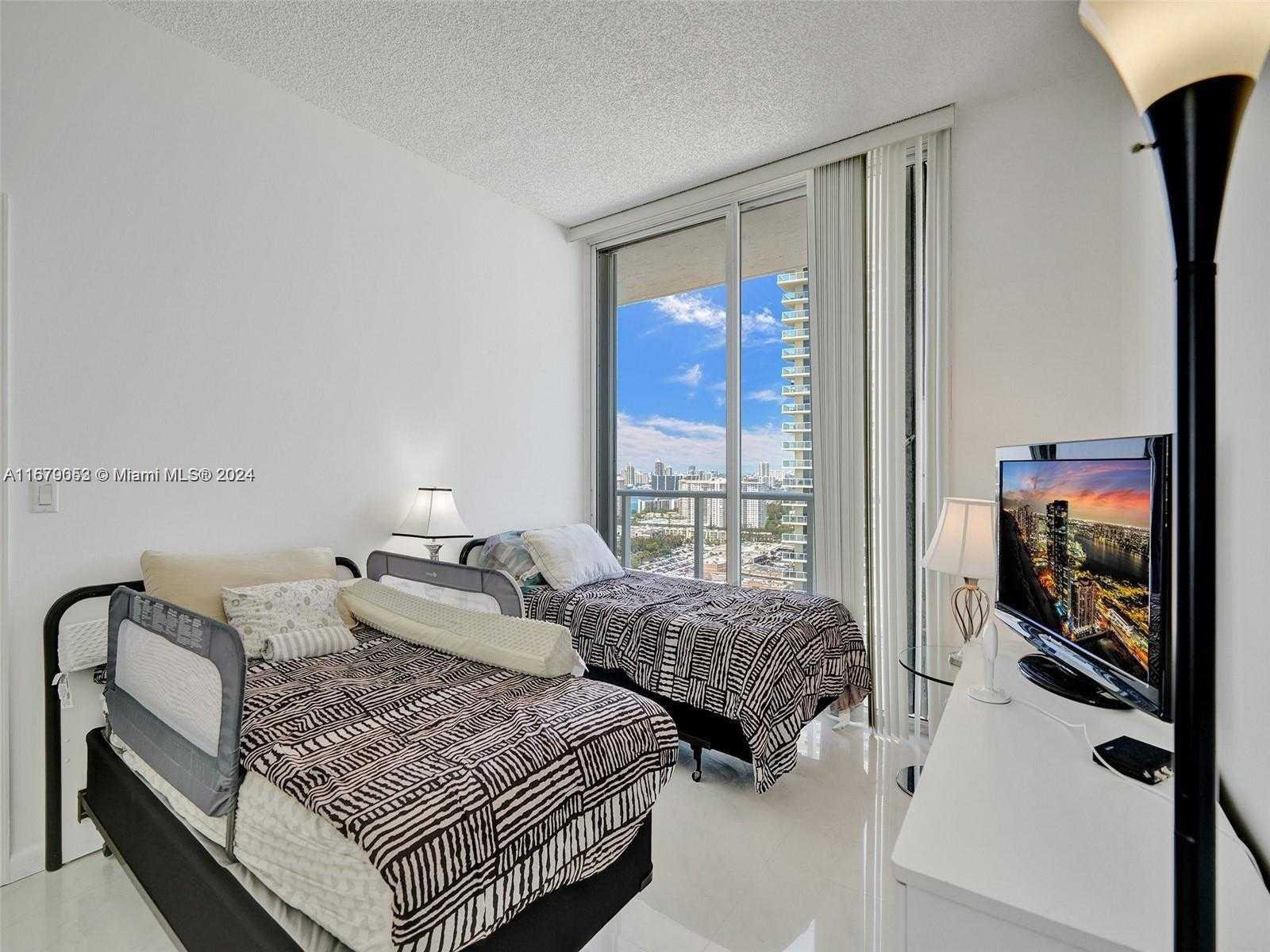 Small Image of 16485 COLLINS AVE #PH35C, Sunny Isles Beach Number 12