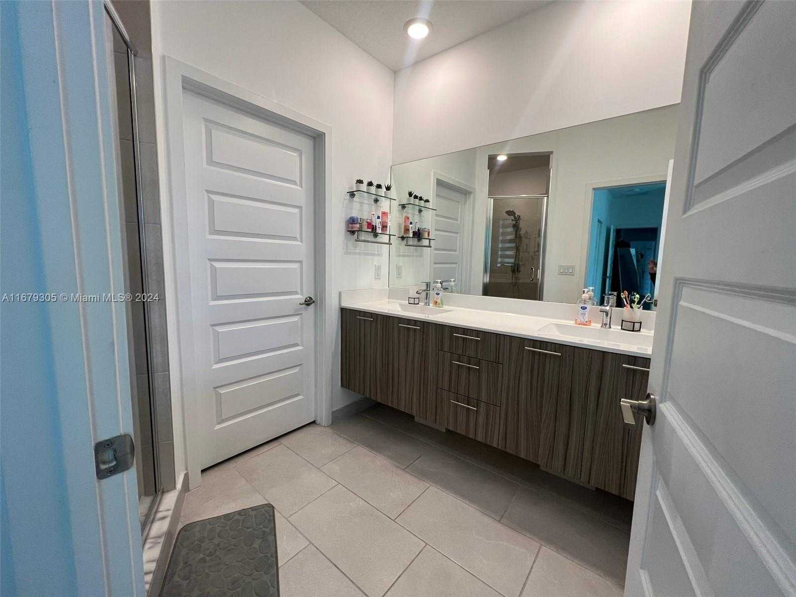 Small Image of 4818 NORTH WEST 83RD AVE #4818, Doral Number 15