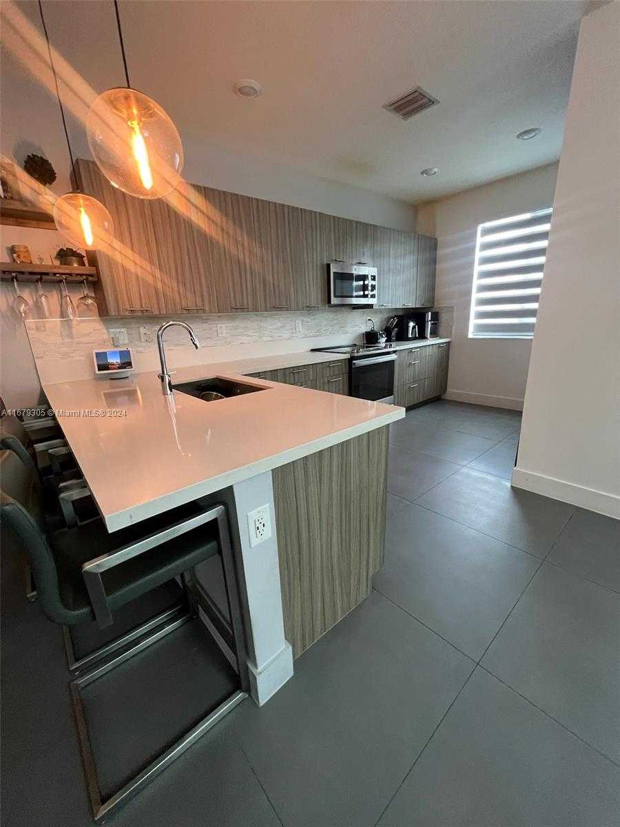 Small Image of 4818 NORTH WEST 83RD AVE #4818, Doral Number 2