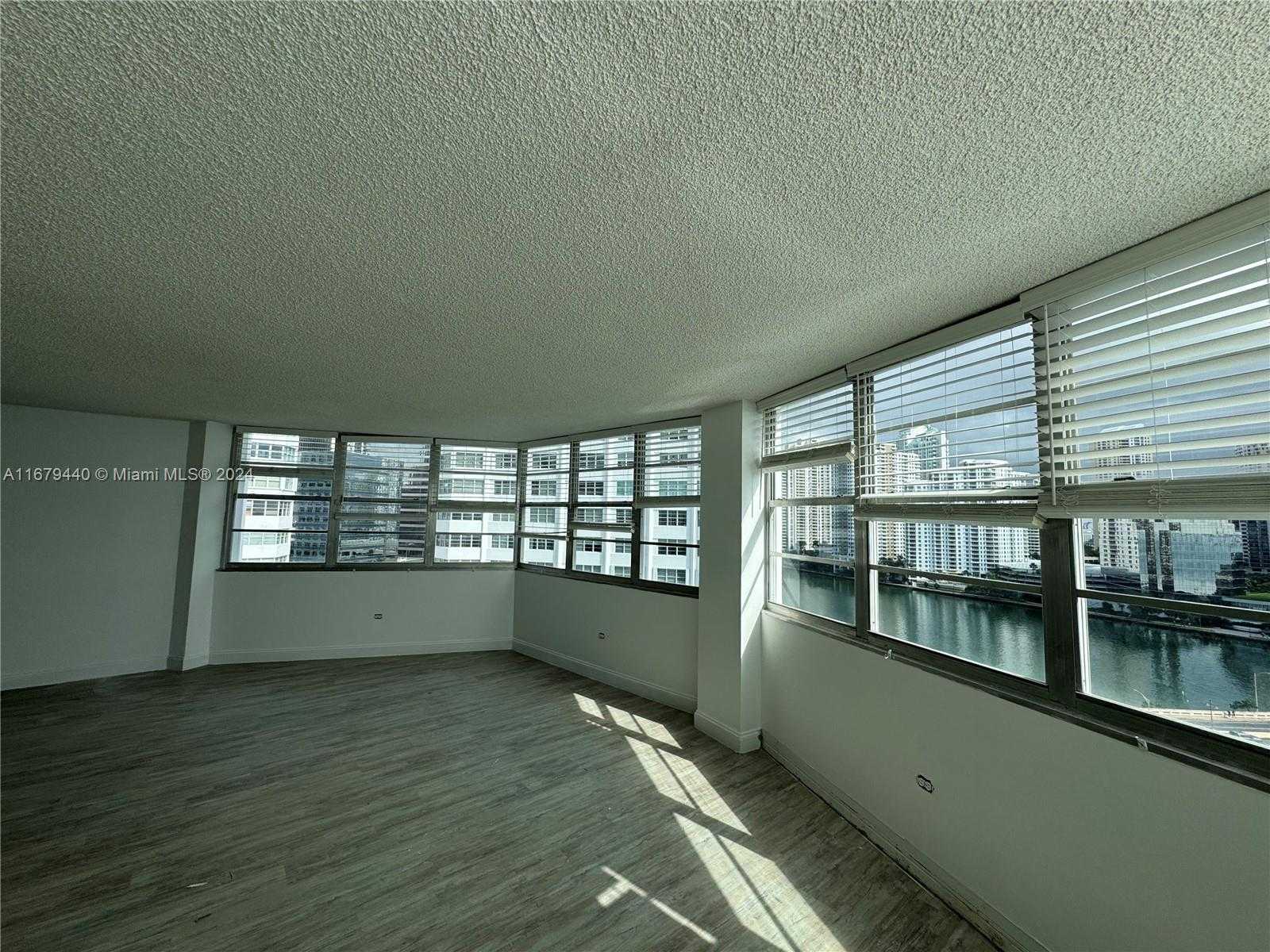 Small Image of 905 BRICKELL BAY DR #1530, Miami Number 11