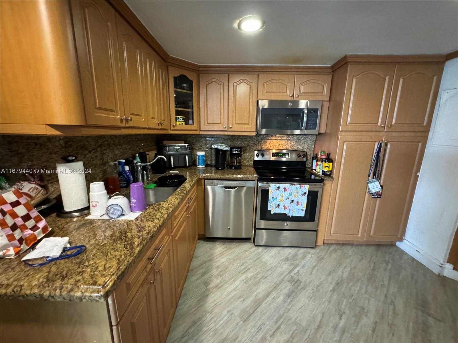 Small Image of 905 BRICKELL BAY DR #1530, Miami Number 16