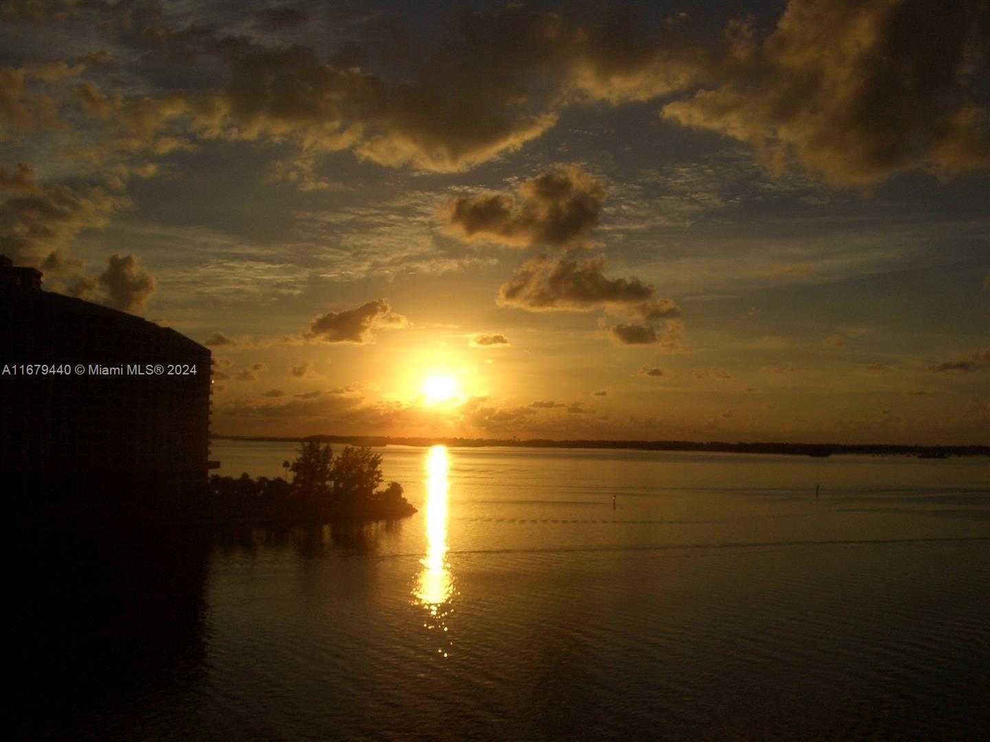 Small Image of 905 BRICKELL BAY DR #1530, Miami Number 6
