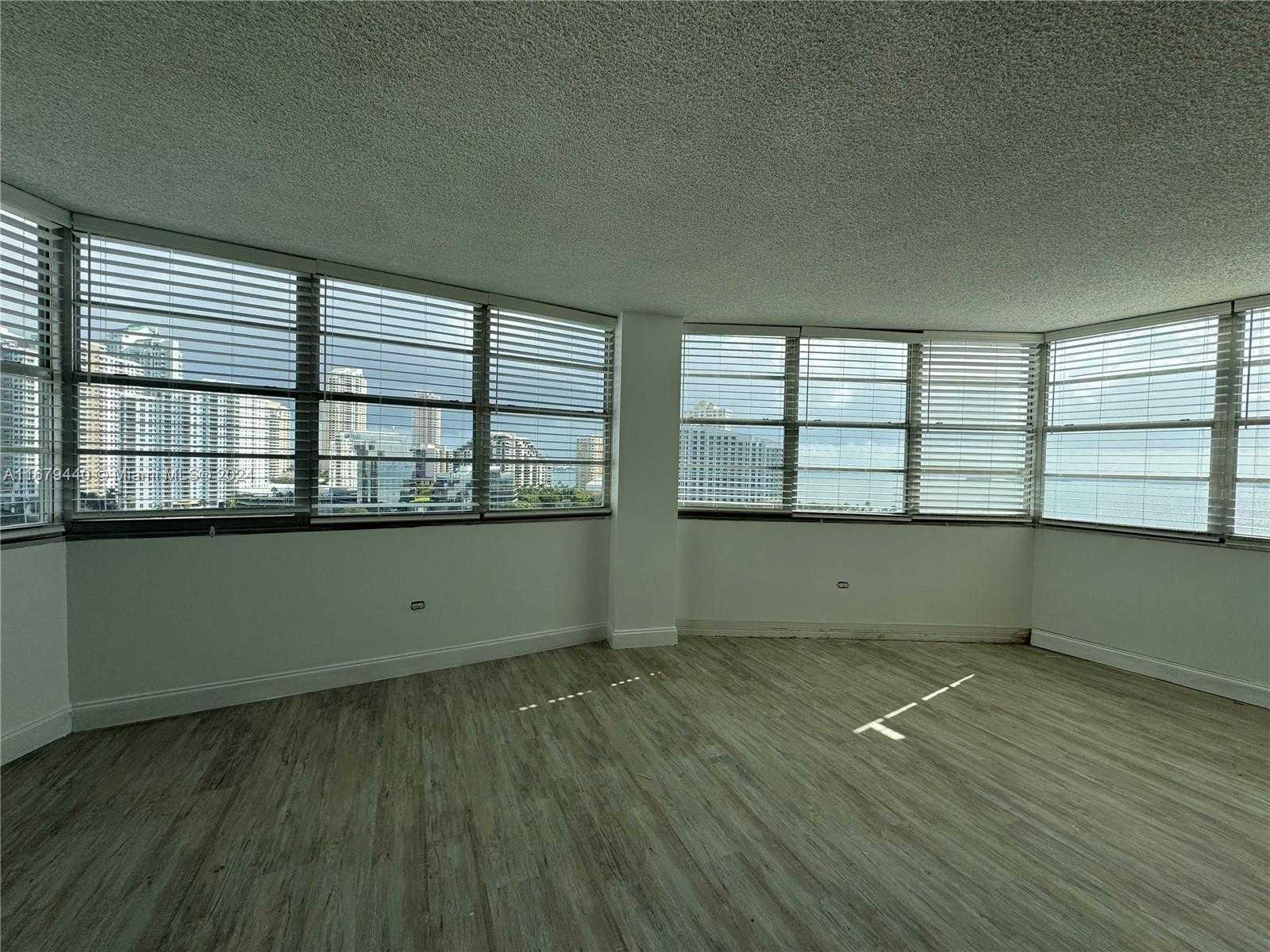 Small Image of 905 BRICKELL BAY DR #1530, Miami Number 7