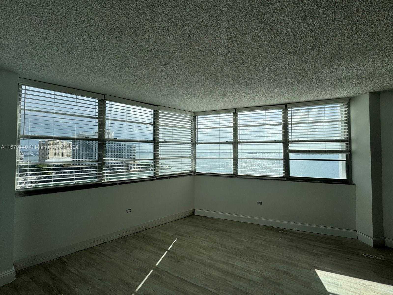 Small Image of 905 BRICKELL BAY DR #1530, Miami Number 9