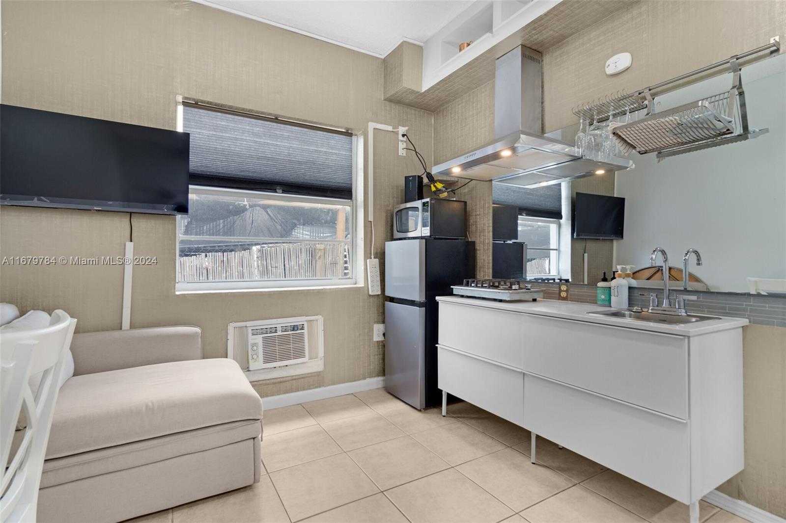Small Image of 335 OCEAN DR #126, Miami Beach Number 10