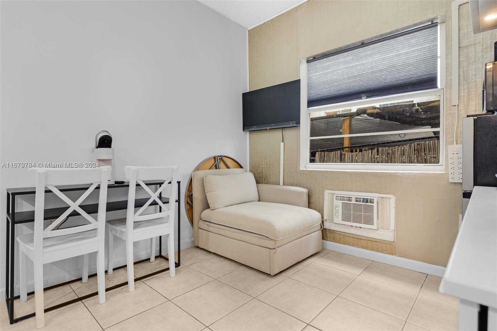 Small Image of 335 OCEAN DR #126, Miami Beach Number 12