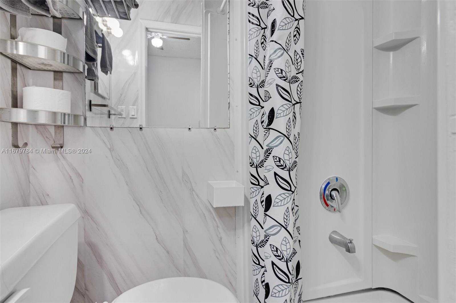 Small Image of 335 OCEAN DR #126, Miami Beach Number 19