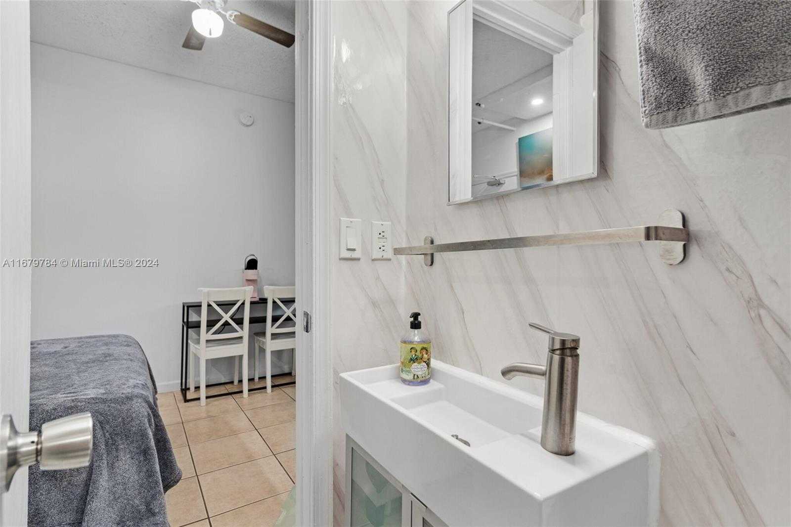 Small Image of 335 OCEAN DR #126, Miami Beach Number 20