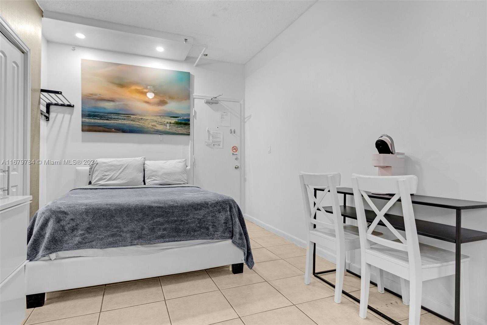 Small Image of 335 OCEAN DR #126, Miami Beach Number 6