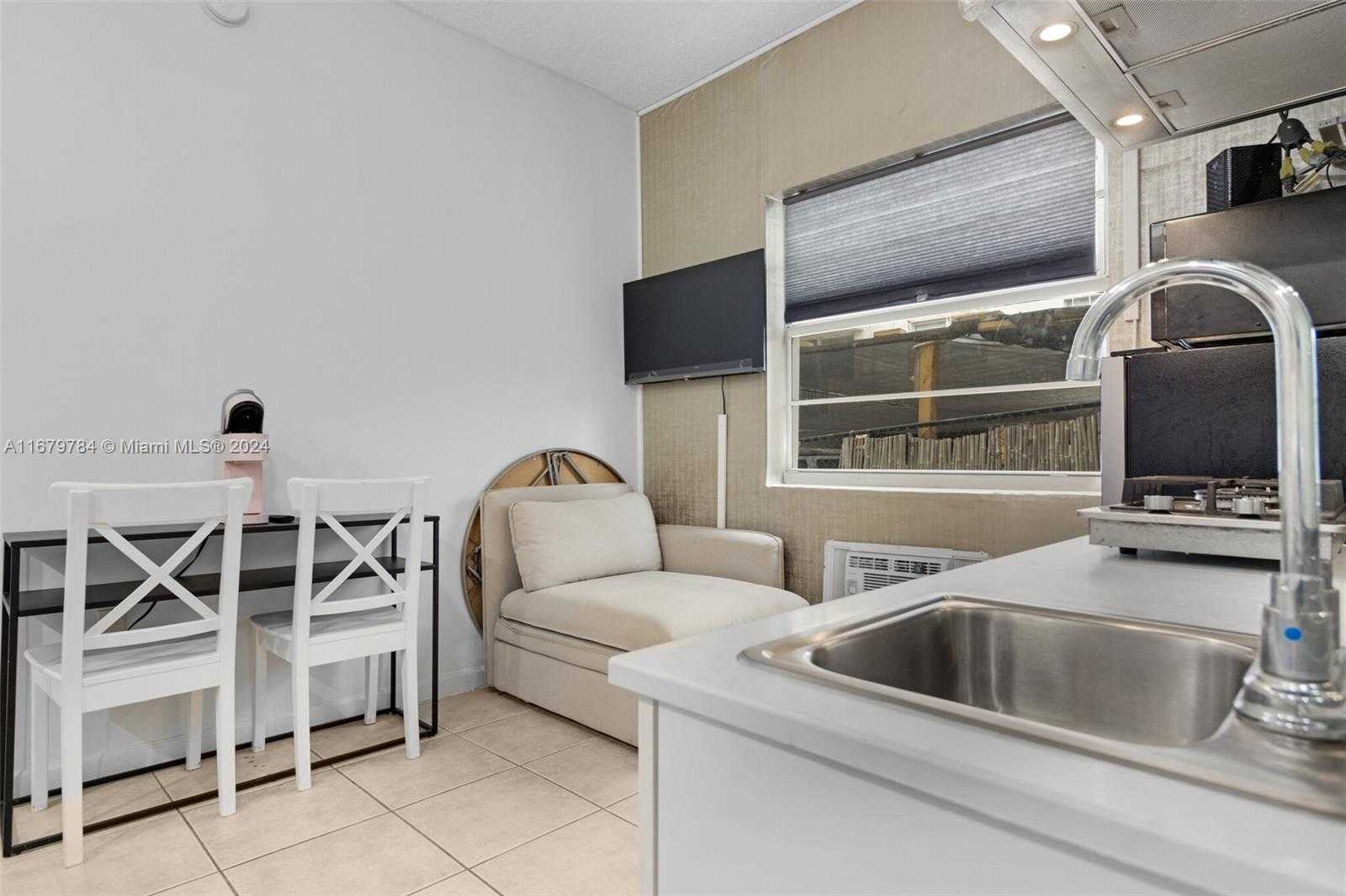 Small Image of 335 OCEAN DR #126, Miami Beach Number 7