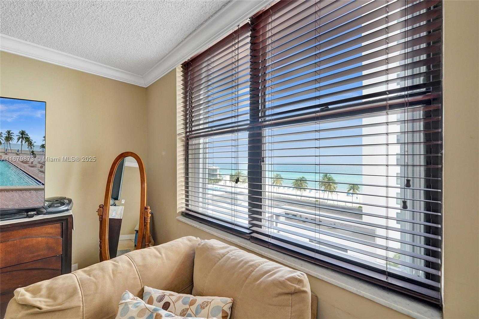 Small Image of 2401 SOUTH OCEAN DR #701, Hollywood Number 11