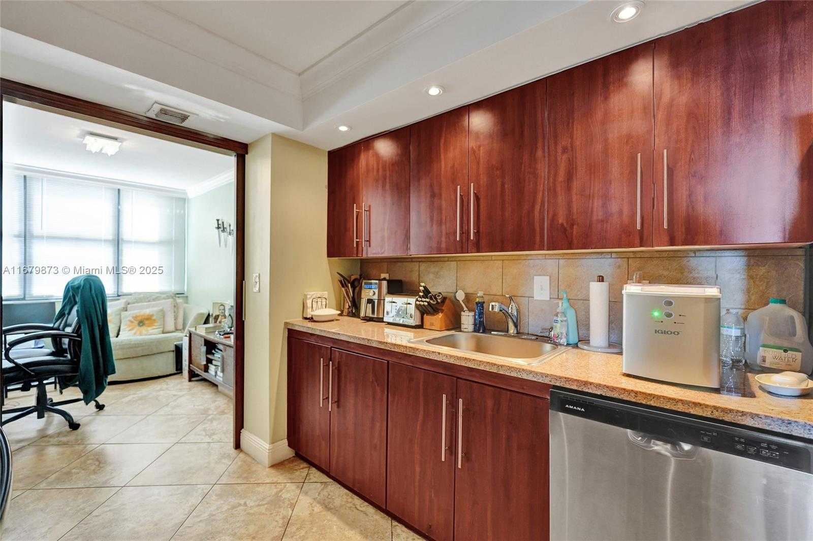 Small Image of 2401 SOUTH OCEAN DR #701, Hollywood Number 29